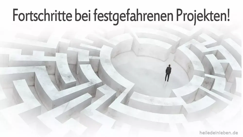 Labyrinth repräsentiert Verwirrung bei Projekproblemen.